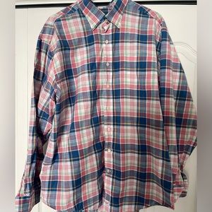 Like new long sleeve plaid shirt. Excellent condition